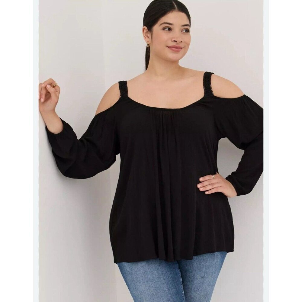 Torrid Women’s 4X Black Crinkle Gauze Lace Trim Cold Shoulder‎ Top Relaxed NEW